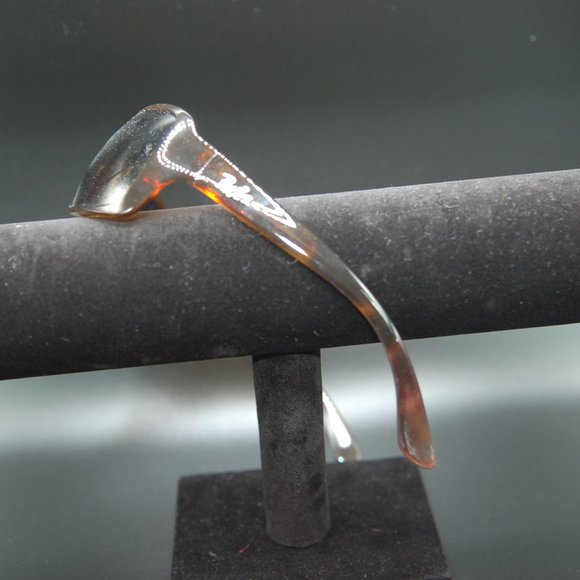 Ray Ban Sun Glasses - Picture 3 of 9